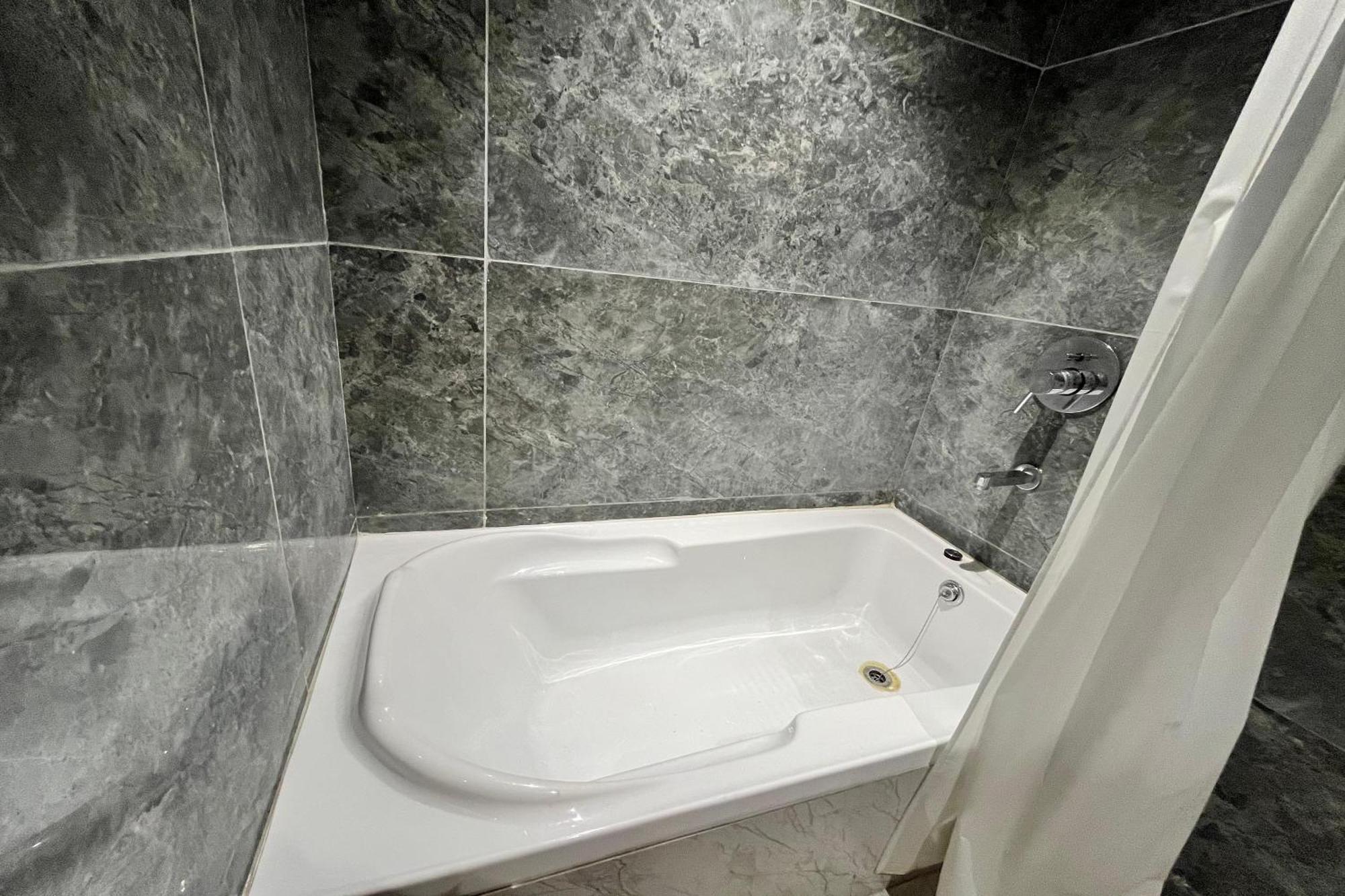Hotel Shailly Inn Ahmadábád Kültér fotó