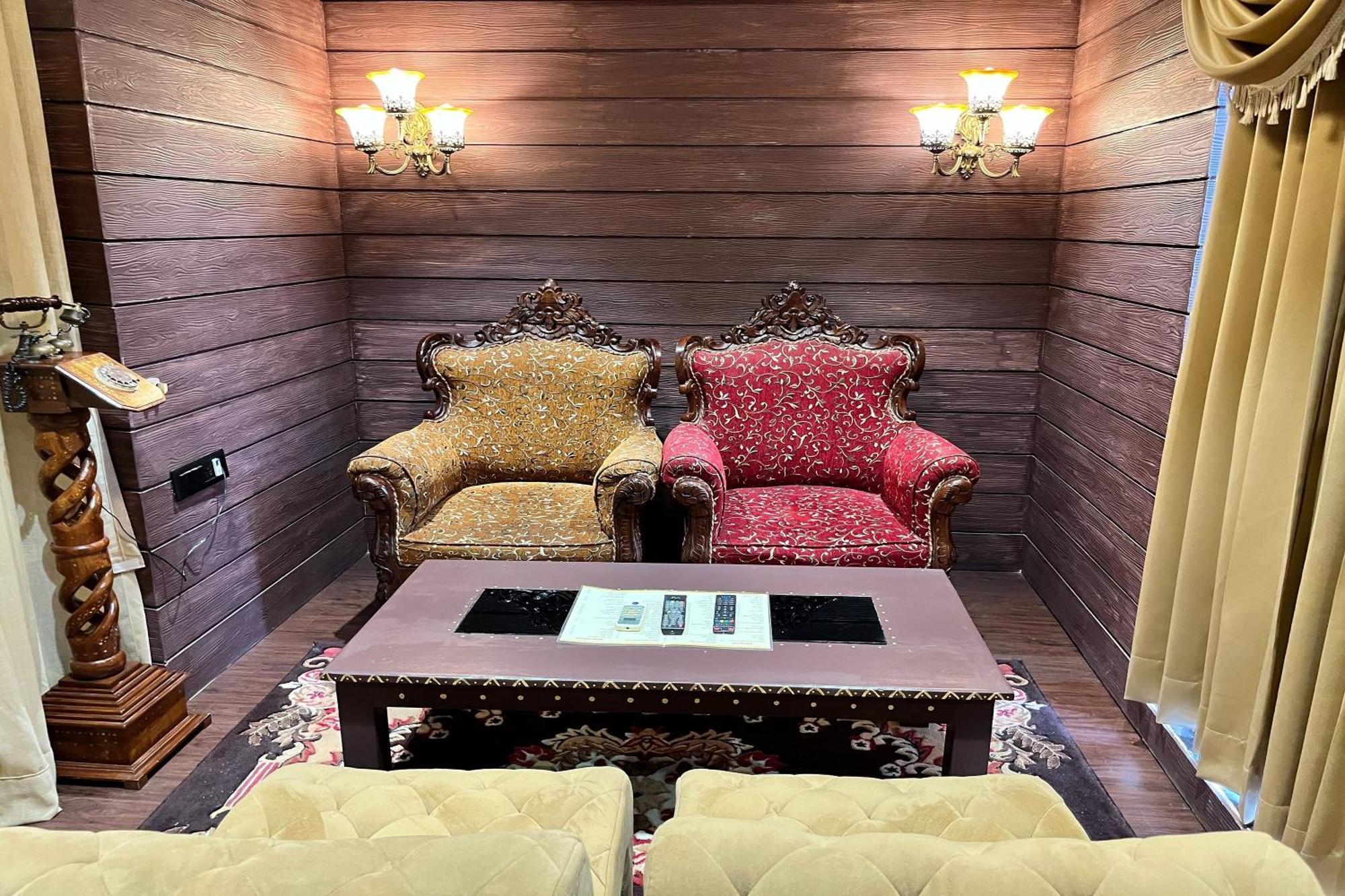 Hotel Shailly Inn Ahmadábád Kültér fotó